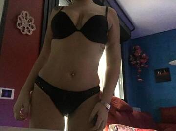 Public Photo of monellasexTUA