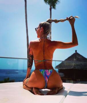 Public Photo of Cristy95