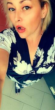 Public Photo of Goddess75